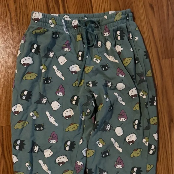 Sanrio Gray Hybrid Joggers‎ - Picture 2 of 4